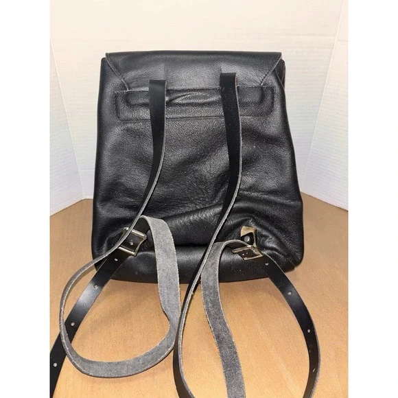 Vintage Harley Davidson Black/White Speckled Leather Backpack/Bar & Shield - Picture 3 of 9